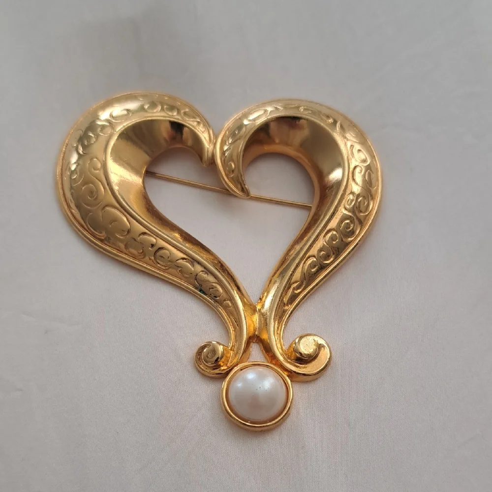 Vintage Pin 7/19